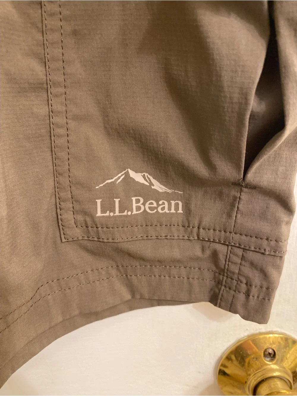 L.L.BEAN CARGO ATHLETIC SHORTS HIKING OUTDOOR UTILITY SHORTS SIZE LARGE BROWN